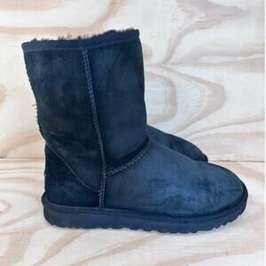 UGG Australia - Classic Short - Boots - Black - Women's - 7 - 5825